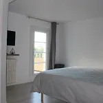 Chateau La Loge 3* Villematier