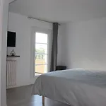 Chateau La Loge Oda ve Kahvaltı 3*