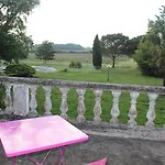 Chateau La Loge Bed and breakfast