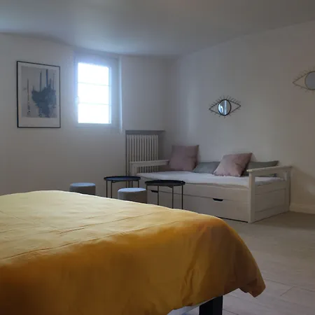 Chateau La Loge Oda ve Kahvaltı Villematier