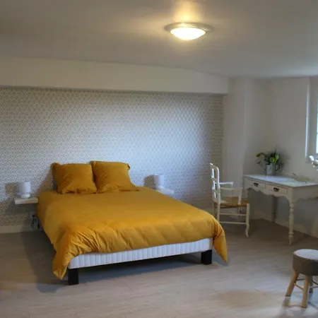Chateau La Loge 3*